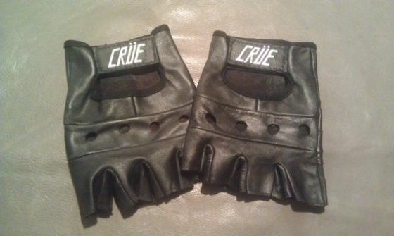 Fashion never goes out of style. Image via etsy.com